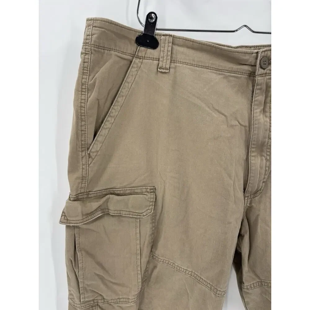 Wrangler Relaxed Fit Shorts Mens 42x10 Beige Cargo Cotton Blend Outdoor Pockets